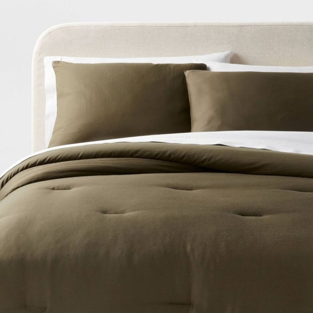 Open Box - Threshold - King Washed Cotton Sateen Comforter and Olive Green